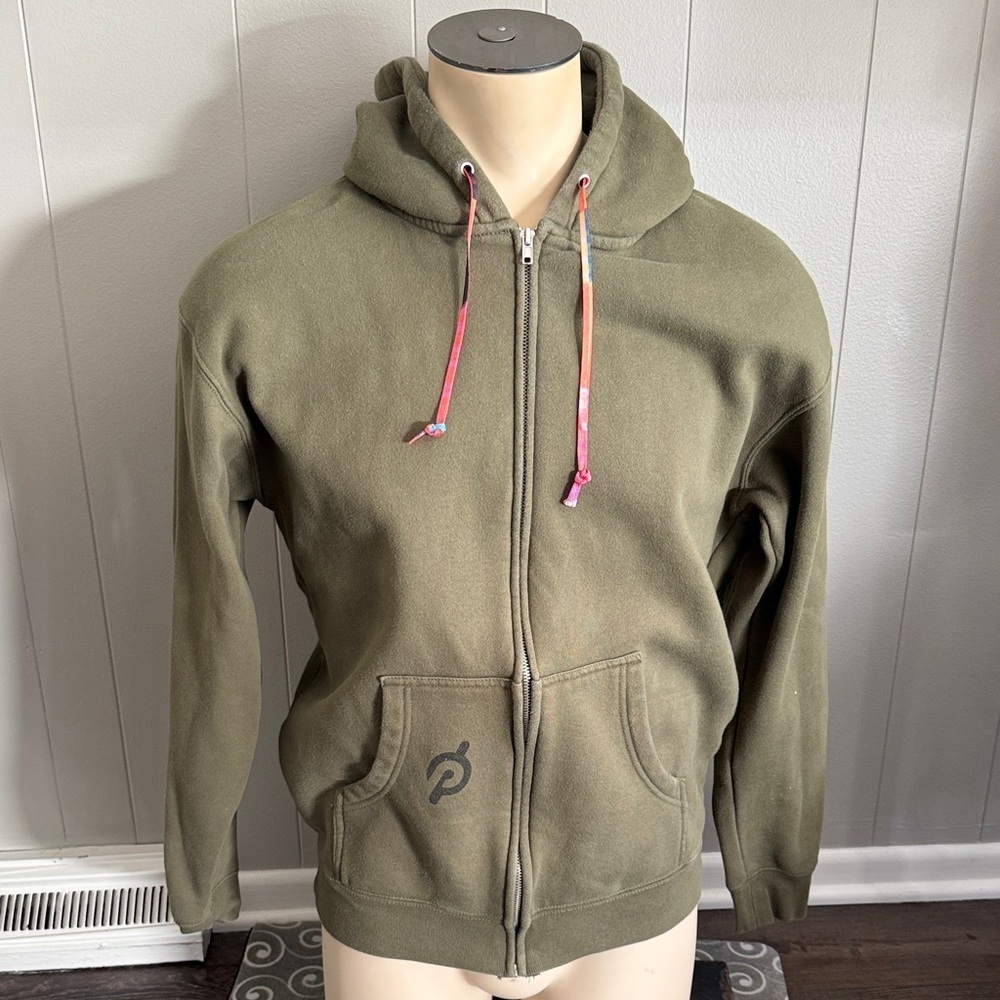 Peloton Men’s Medium Green Zip-Up Hoodie with Pink Accents